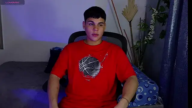 eithan jonnes online show from April 21, 1:08 am