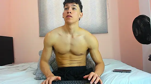 Muscle  Myke online show from February 27, 1:33 pm