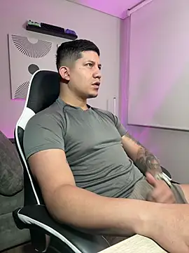  robertobaggioo online show from March 27, 12:39 pm