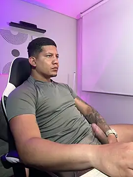  robertobaggioo online show from April 28, 12:10 pm