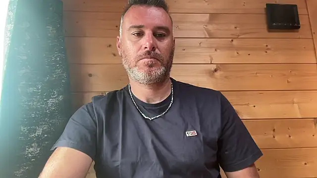 marcovik1 online show from April 20, 8:28 am