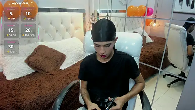 alexking 2 online show from February 15, 5:21 pm