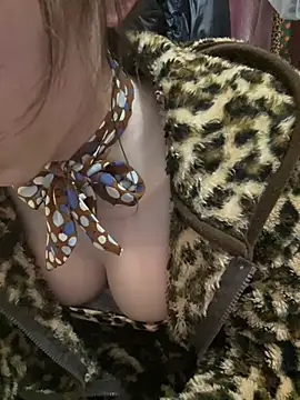 yixianshen188 online show from March 3, 1:07 pm