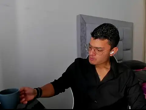 FredericSloan online show from February 27, 3:55 pm