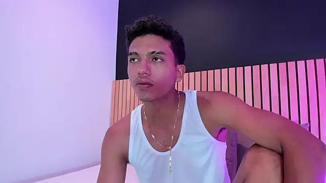 jhoystrong  online show from March 2, 7:54 pm