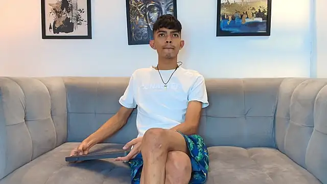 KITTY BOSH online show from April 19, 6:10 pm