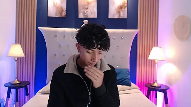 Aiden Rivers  online show from July 3, 1:06 pm
