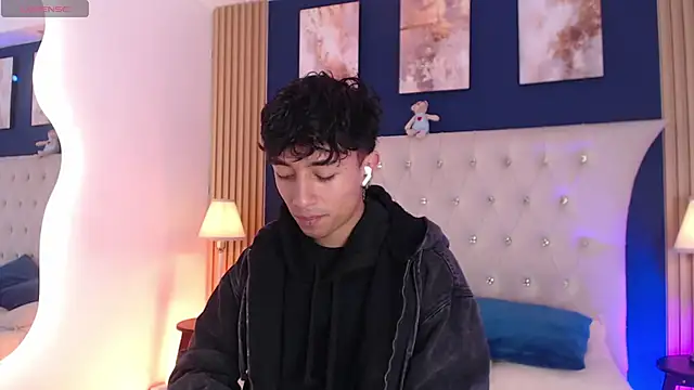 Aiden Rivers  online show from April 21, 12:55 pm