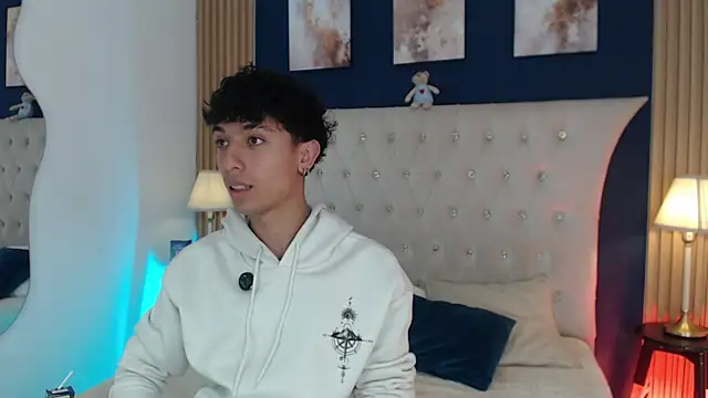 Aiden Rivers  online show from August 3, 1:06 pm