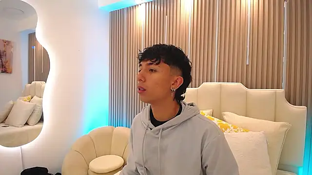 Aiden Rivers  online show from March 18, 1:14 pm