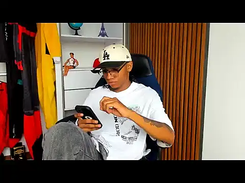 yandi hot online show from March 3, 2:24 pm