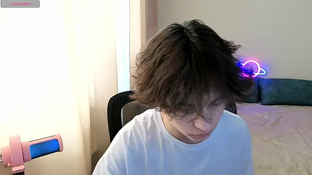  LukaHayes  online show from April 16, 12:05 pm