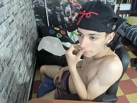 wex 077 online show from March 4, 1:56 am