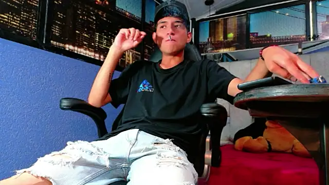 EstevenBrown1 online show from March 3, 1:18 pm