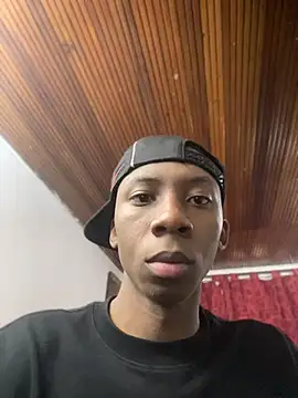 milo018 online show from June 26, 2:19 pm