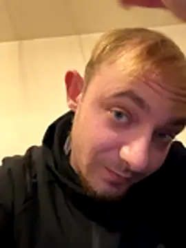 Crevette311 online show from November 26, 8:23 pm