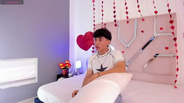 Angel Lux online show from February 25, 7:04 pm