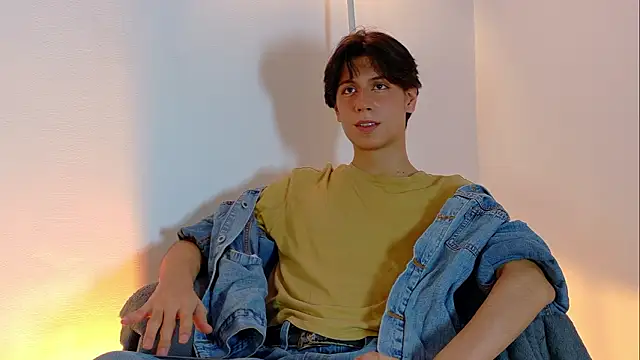 lui x dust online show from March 9, 3:44 am