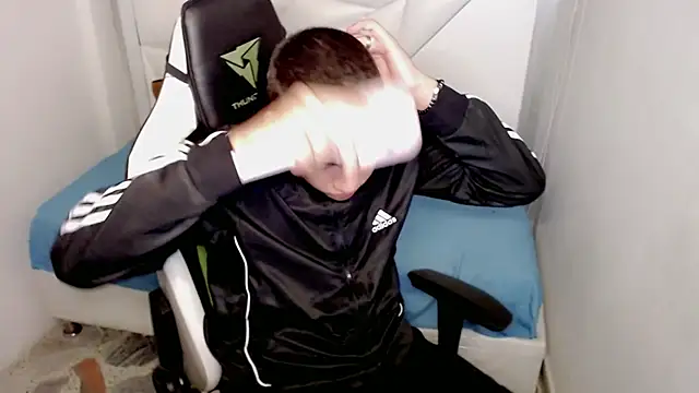 Street poemm  online show from March 11, 5:14 am