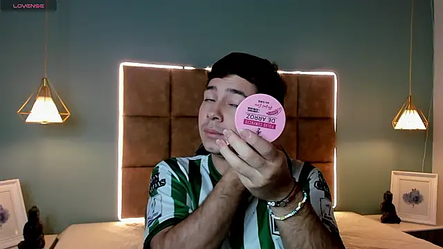 Julian Smith21 online show from March 17, 12:51 pm