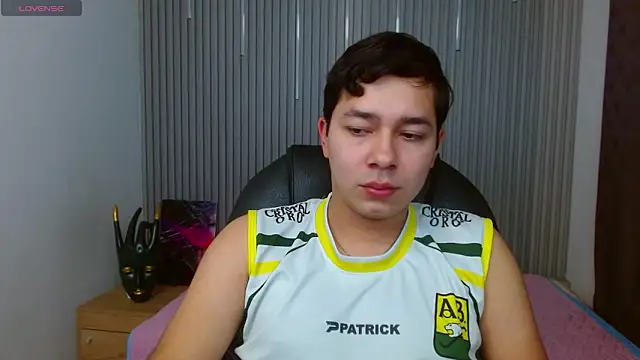 Julian Smith21 online show from April 18, 4:14 am