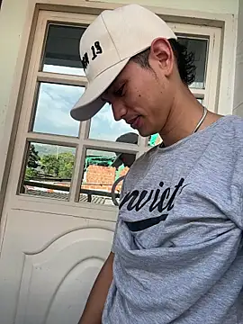 HarryGaze online show from February 28, 1:43 pm