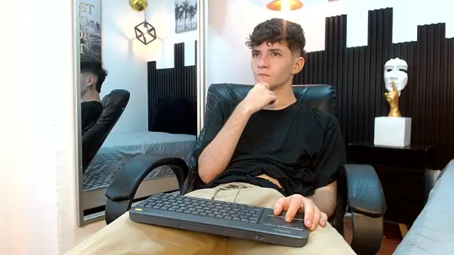 trevor mob online show from July 22, 8:01 pm