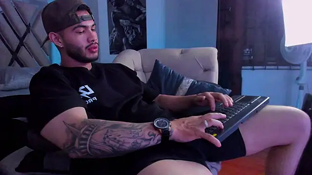Vincentblack online show from June 5, 6:52 am