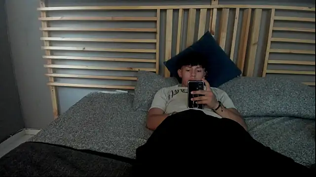 clark ken01 online show from April 18, 8:42 pm