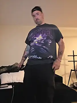 Biggbaddwulf7 online show from April 21, 9:48 am