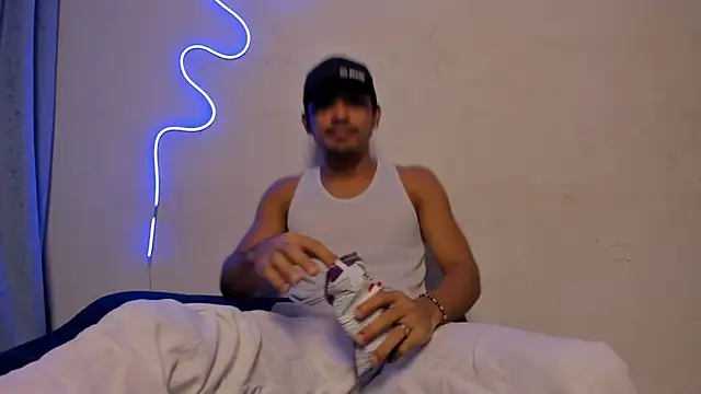 jossi12345j online show from April 8, 2:45 am