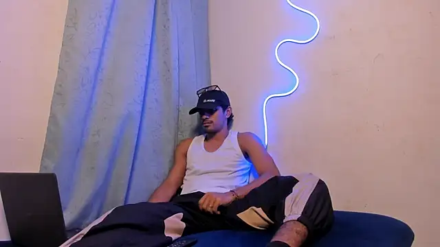 jossi12345j online show from April 9, 5:16 am