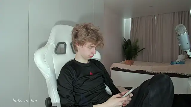 Wawesuc online show from April 11, 8:51 am