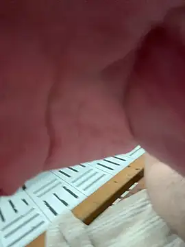 Cr1sXPorn online show from April 13, 10:54 pm