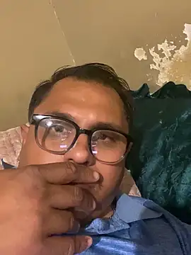 cornewee20 online show from March 7, 5:11 pm