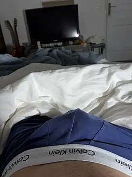 Elian0406 online show from April 14, 8:30 pm