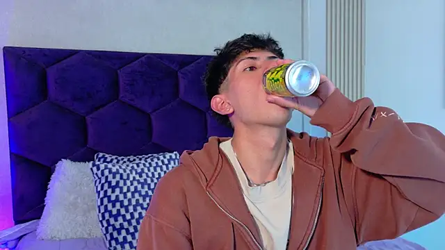 AndyJustgame  online show from July 18, 4:30 am