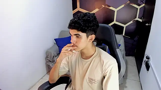 FlinsShadow online show from March 18, 3:31 am