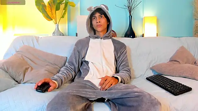 Cheys Mast online show from April 14, 7:24 pm