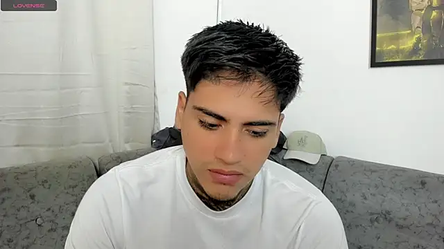 sweetlatinoboy online show from August 3, 9:48 am