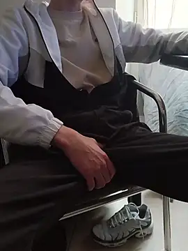 Skinboy06 online show from April 26, 1:08 pm