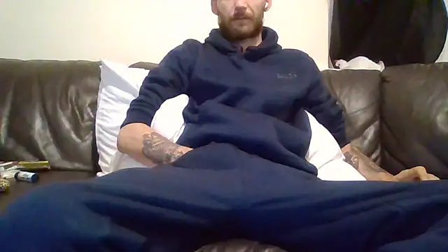 feetlovrr94 online show from May 8, 12:11 am