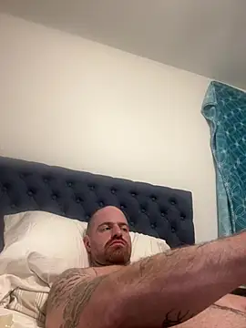 whitelioncody online show from April 15, 9:42 am