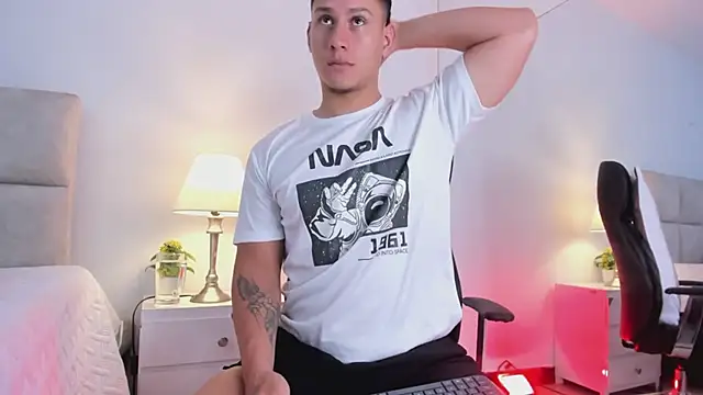 Chriss Diamond online show from May 10, 8:43 pm