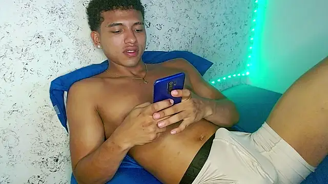 tonydesire  online show from July 3, 8:46 pm