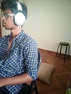 letsplaygame online show from May 1, 11:13 am