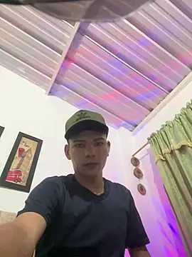 sebascuterouss online show from April 28, 3:22 am