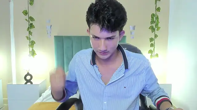 angel of sinn online show from April 12, 4:47 am