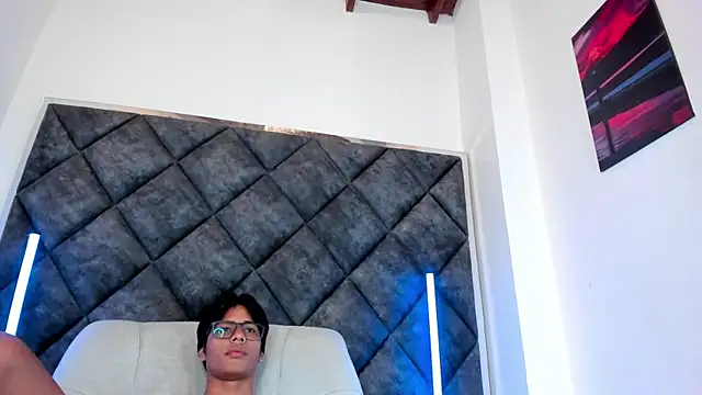 LiamKron online show from May 15, 4:37 pm