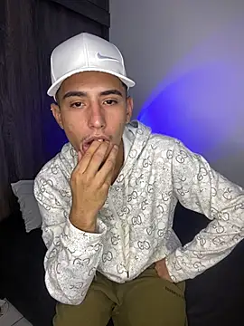 Yoel Sexy2026 online show from May 4, 8:10 pm